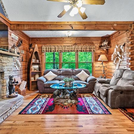 Cozy, Ada Accessible, Family Cabin With Hot Tub Сивиървил Екстериор снимка