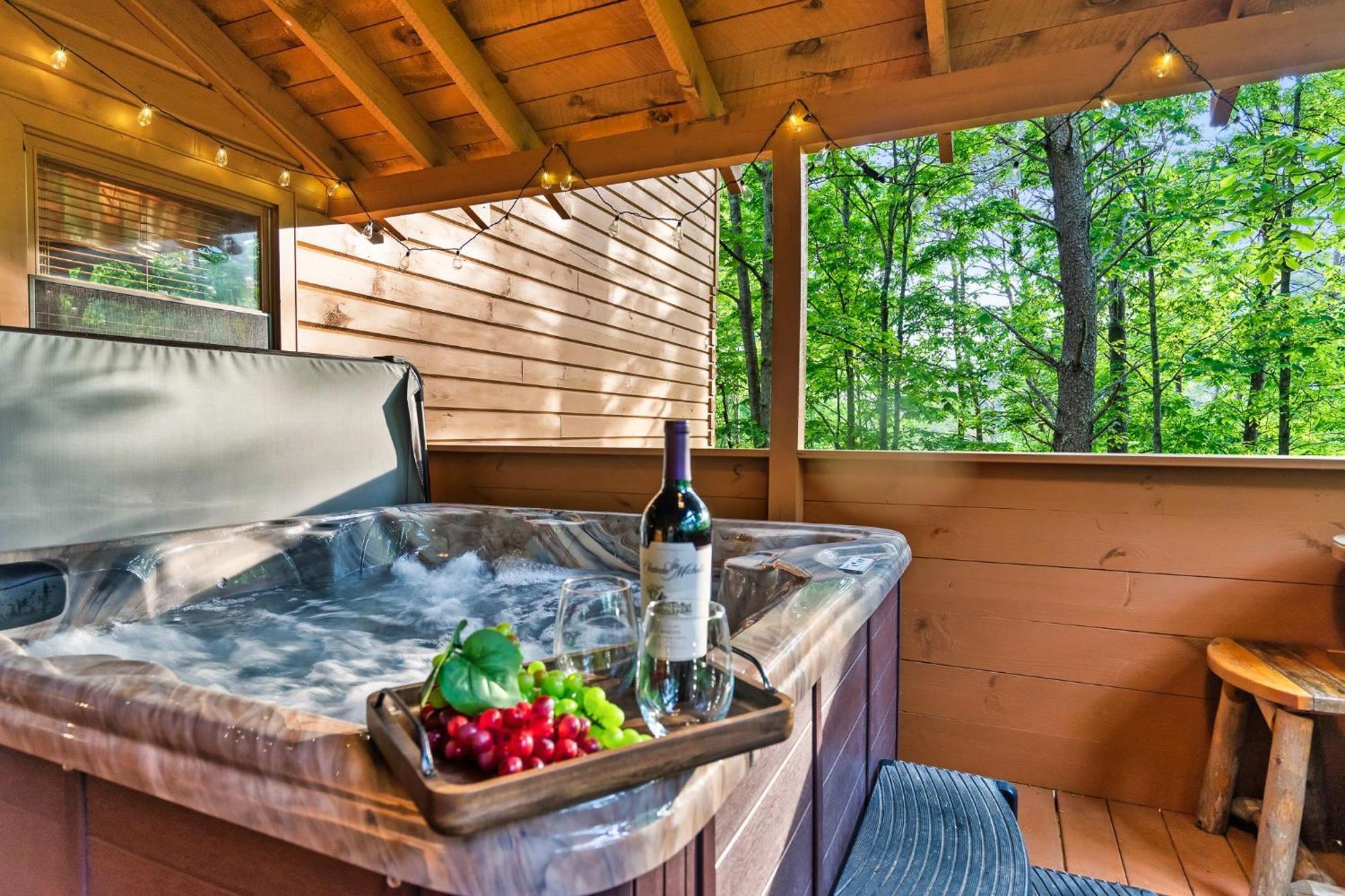 Cozy, Ada Accessible, Family Cabin With Hot Tub Сивиървил Екстериор снимка